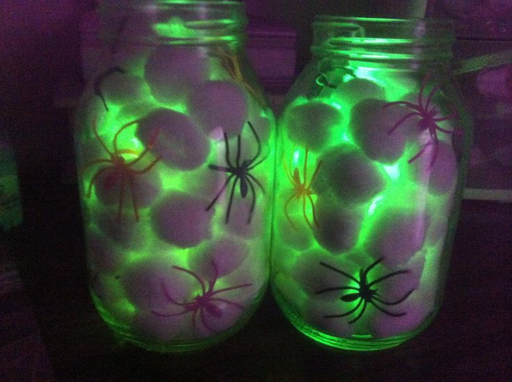 halloween-decoration-spiders