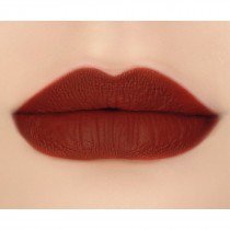 makeupgeek-iconic-lipstick-lip-swatch-saucy