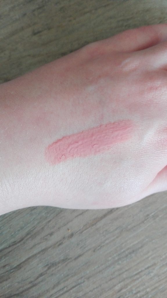 catrice-beautifying-lip-smoother-swatch